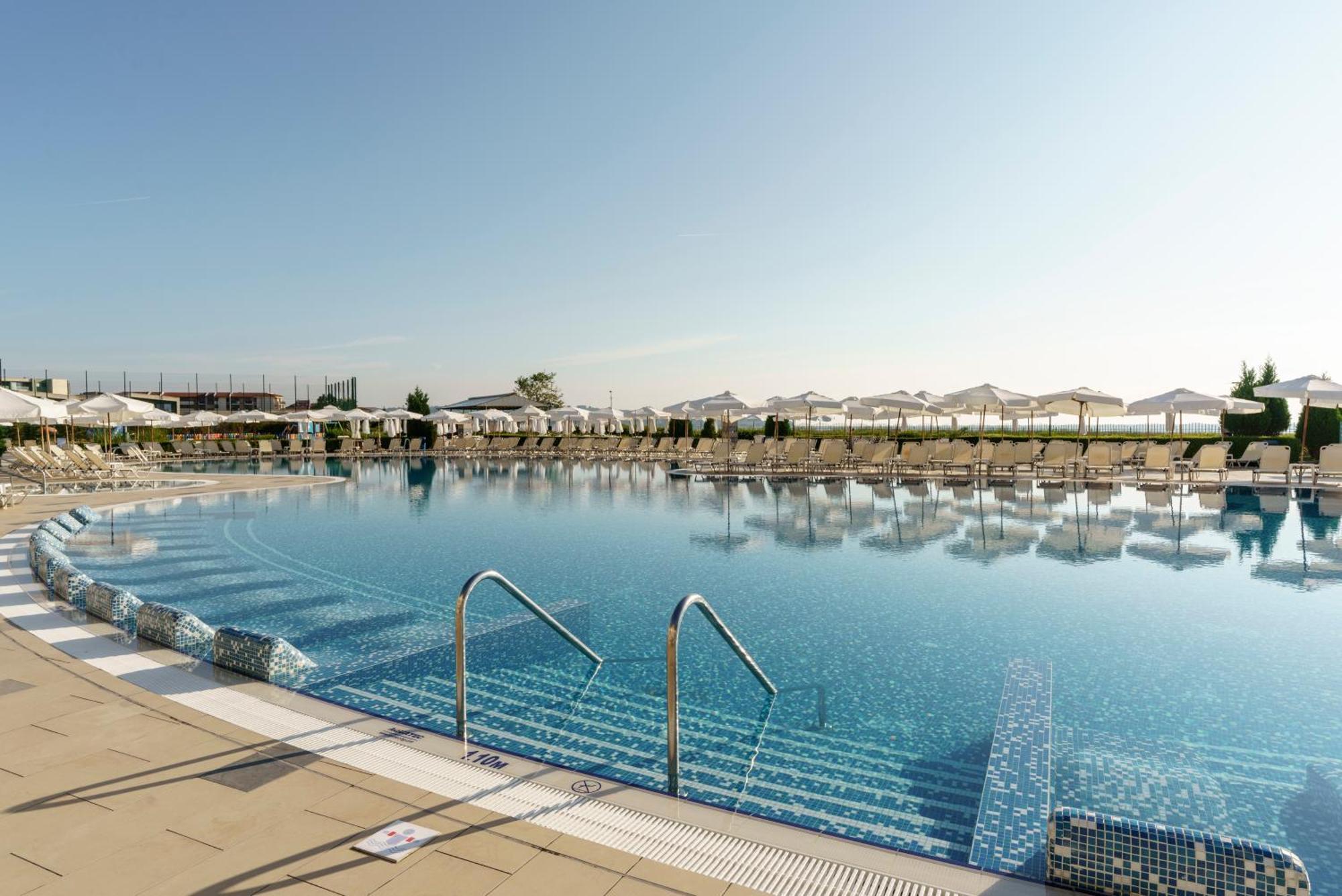 Alua Helios Bay Hotel Obzor Exterior photo