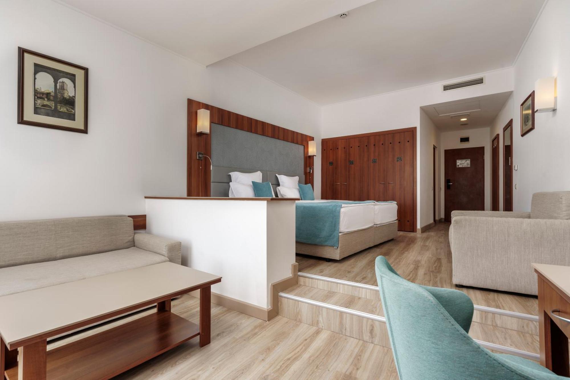 Alua Helios Bay Hotel Obzor Exterior photo